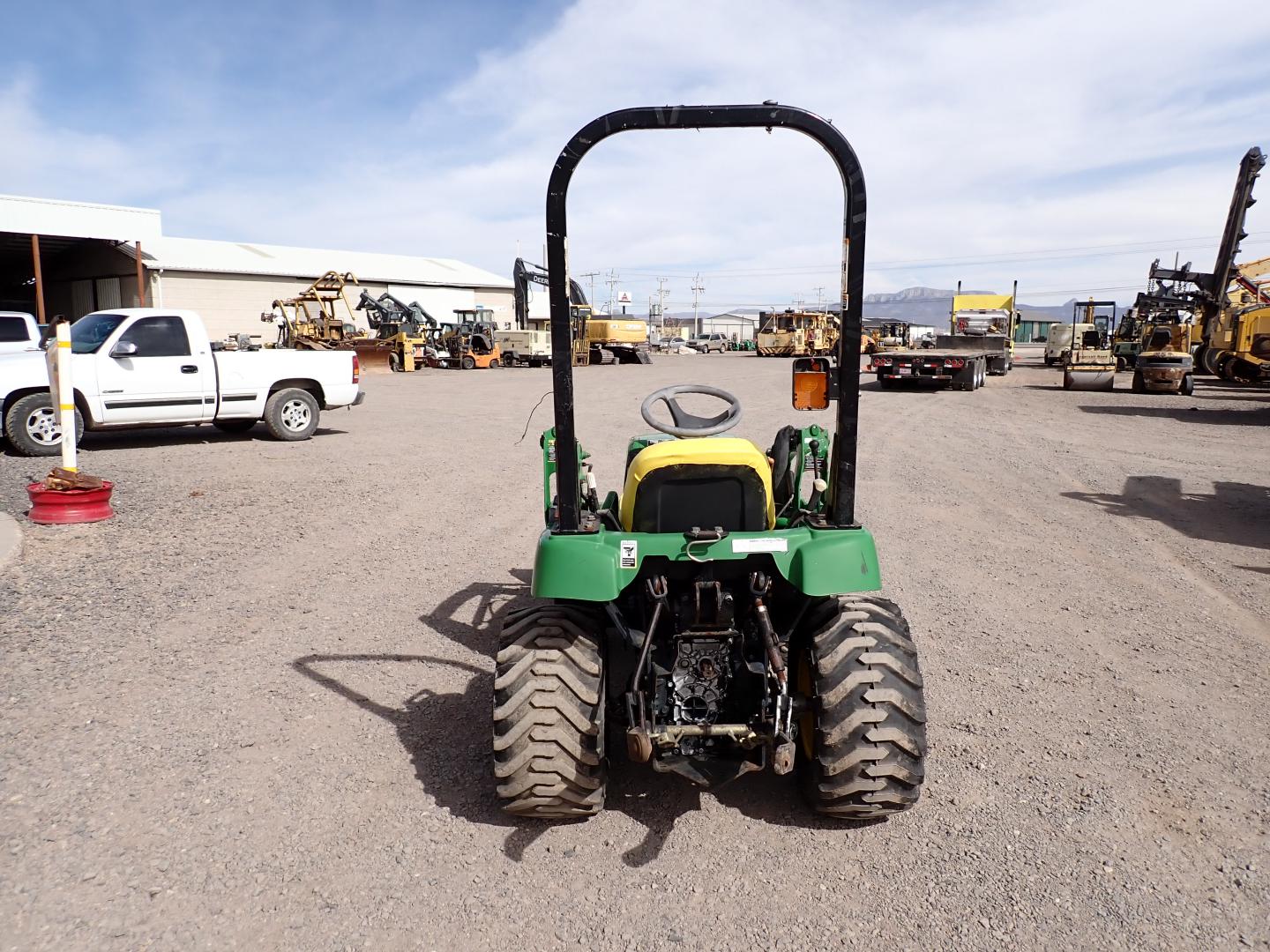 ./imagenes/INVOICE/2019/16536/TRACTOR JOHN DEERE_2305 (14).JPG